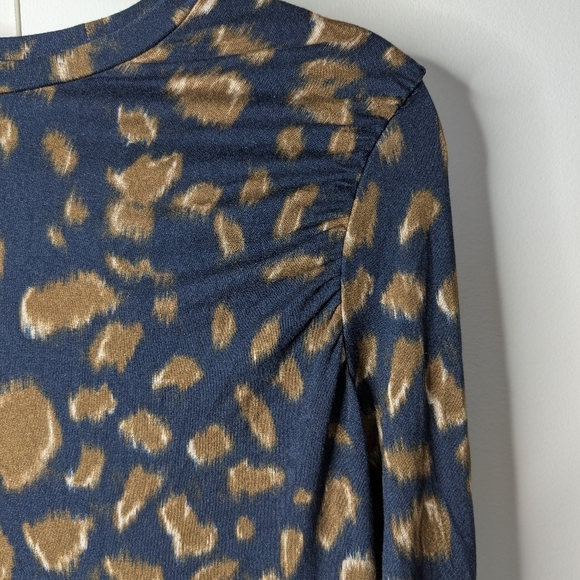 COS gathered shoulder long Sleeve top sz L - Picture 9 of 11